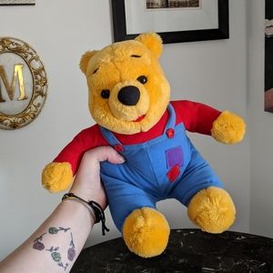 Vintage 1997 Hug N Wiggle Talking Pooh Bear